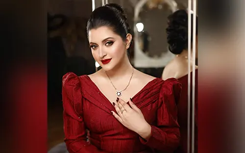 আলোচিত নায়িকা পরমনি