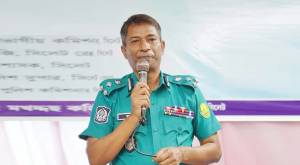 মহানগরীতে  সিএনজি অটোরিকশায় তিনজনের বেশি যাত্রী তোলা  নিষিদ্ধ