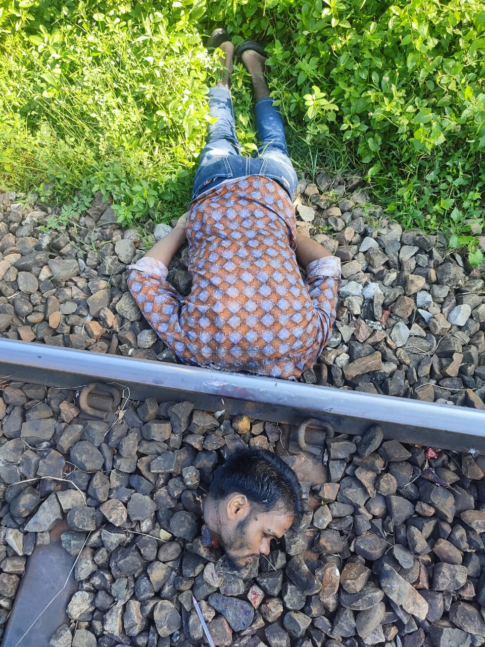 সিলেটে  রেললাইন থেকে যুবকের লাশ উদ্ধার