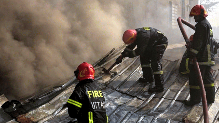 টঙ্গীতে তুলার গোডাউনে আগুন, দেড় ঘণ্টা পর নিয়ন্ত্রণে