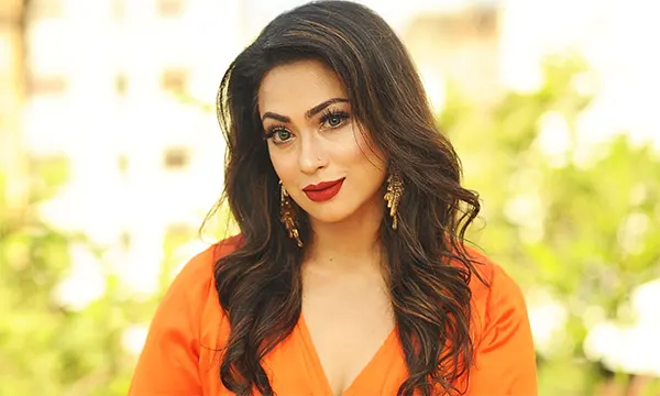 পপিকে হত্যার হুমকি