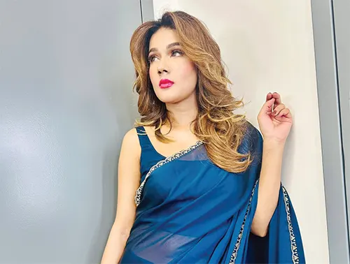 মাঝে মধ্যেই আকুল হয়ে ওঠেন মাহি