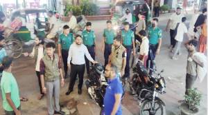 সিলেটে এবার অ*বৈধ গাড়ী পার্কিংয়ের বিরুদ্ধে অভিযান