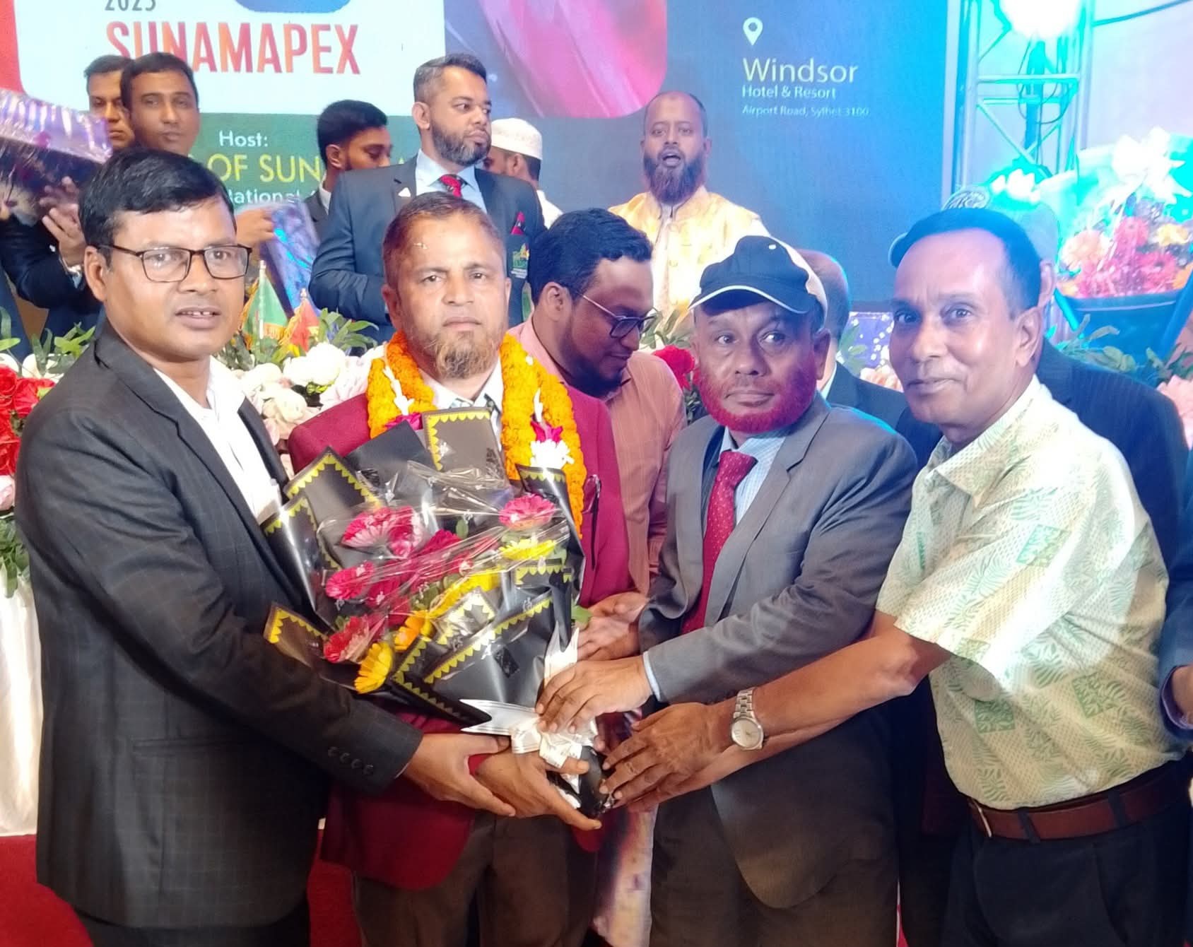 সাংবাদিক সিরাজ এপেক্সের জেলা-৪ গভর্ণর নির্বাচিত