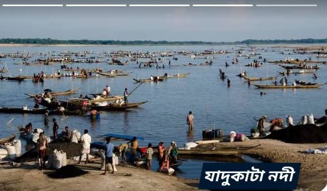 ভ্রমনে হৃদয়ে লাগে দোলা