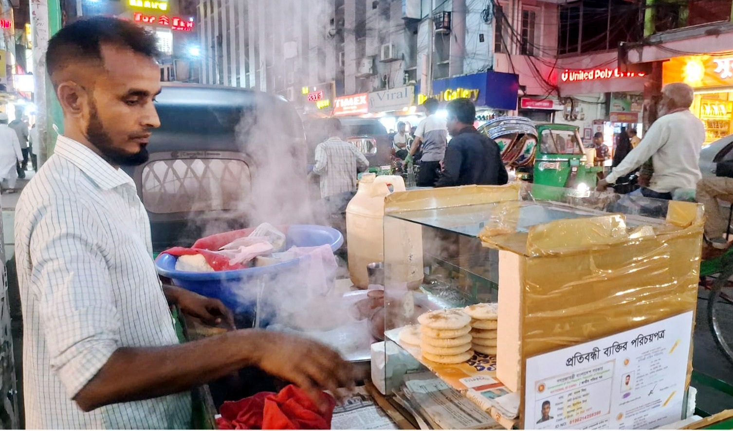 শীতের মৌসুমে সিলেটে বাপা পিঠার চাহিদা বেড়েছে