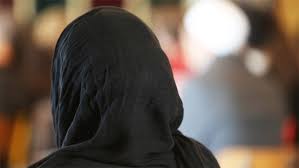 স্বামী মারা গেলে নারীর ইদ্দত পালনের নিয়ম কী?