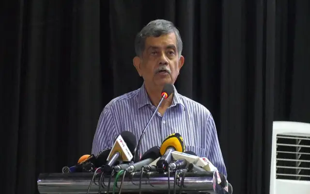 শিক্ষকদের সতর্ক করলে শিক্ষা উপদেষ্টা