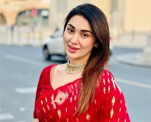 চিত্রনায়িকা অপু বিশ্বাসের প্রত্যাবর্তন