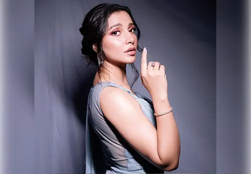 বিতর্কের জবাব দিলেন “শুভশ্রী”