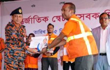 দেশসেরা সেচ্ছাসেবকের পুরুস্কার পেলেন সিলেটের মামুন হোসেন
