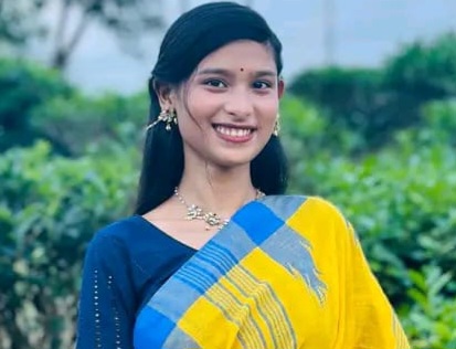 পূরবী চন্দ পুস্পার কন্ঠে জাদুর ছোঁয়া