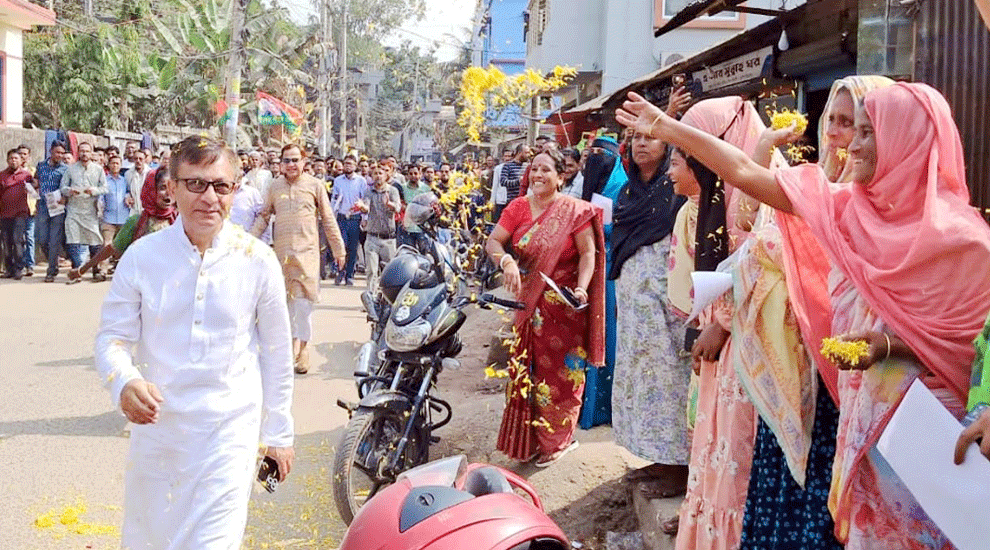 গণমানুষের ভালোবাসায় সিক্ত হচ্ছেন খন্দকার মুক্তাদির