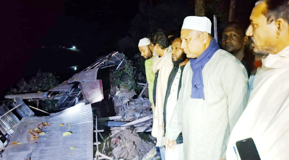 কুশিয়ারায় কয়েকটি বসতবাড়ি বিলীন, খবর শুনে মধ্যরাতেই ছুটে গেলেন এমপি এমরান চৌধুরী