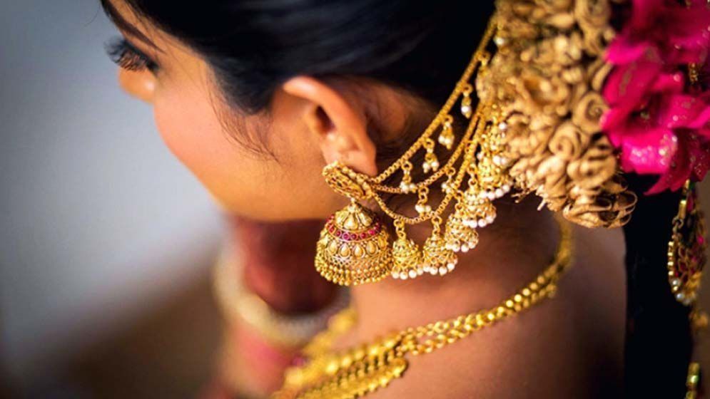 স্বর্ণের দামে বড় পতন স্বর্ণের দামে বড় পতন