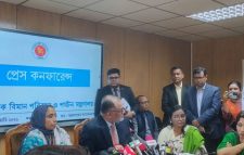 যুক্তরাষ্ট্রের সঙ্গে বাণিজ্য শুল্ক সমন্বয়ে ২৫টি বোয়িং কেনার প্রস্তাব বিমানের