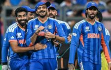 তীরে গিয়ে তরী ডুবাল ইংল্যান্ড, ফাইনালে ভারত