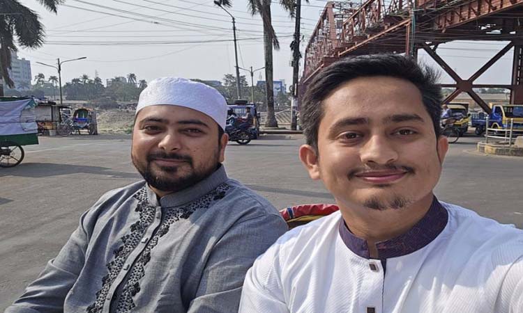 সিলেটে রিকশায় ঘুরছেন নাহিদ ও সারজিস