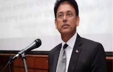 অভ্যর্থনায় ফুলের তোড়া ও শিক্ষার্থীদের দাঁড় করিয়ে রাখা নিয়ে কড়া বার্তা শিক্ষামন্ত্রীর