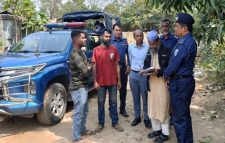 সিলেটের জৈন্তাপুরনি ষি দ্ধ পাথর ক্রাশিং করায় দুই প্রতিষ্ঠানকে জ রি মা না