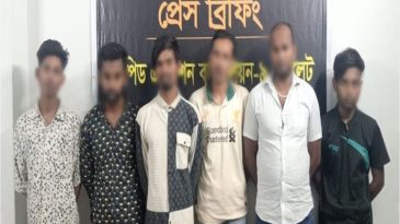 ডা কা তি র প্রস্তুতিকালে সিলেট র‌্যাবের হাতে অ স্ত্র সহ গ্রে প্তা র ৬