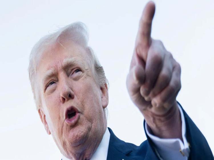 ইরানের কোনো প্রতিরক্ষা ব্যবস্থাই নেই, চাইলেই খারগ দখল করতে পারি: ট্রাম্প