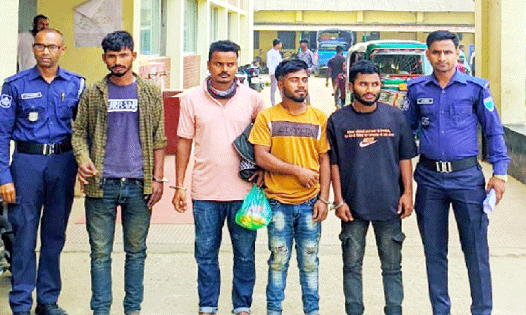 কোম্পানীগঞ্জে পুলিশের অভিযানে পাথর বুঝাই ট্রাক্টরসহ ৩ জন আ ট ক