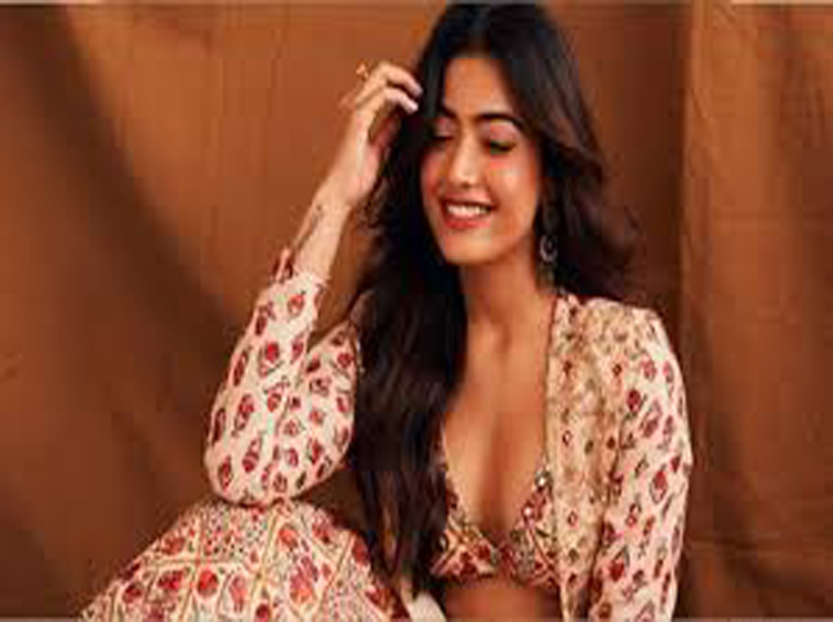 হানিমুনের মধ্যেই রাশমিকার আইনি ব্যবস্থার হুঁশিয়ারি