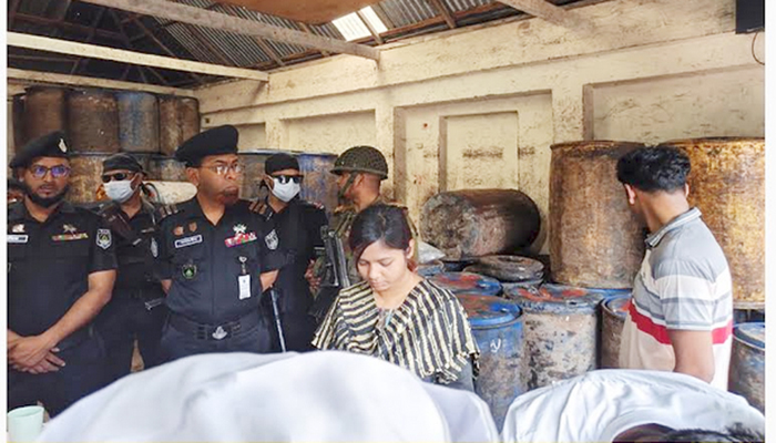 তেল নিয়ে তেলেসমাতি, দেড় লক্ষাধিক টাকা জরিমানা