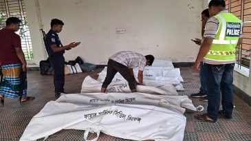 দাউদকান্দিতে ট্রাক খাদে, নিহত ৭