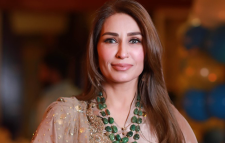 সহকর্মীকে চড় মেরে দীর্ঘদিন পর অনুতপ্ত রিমা খান