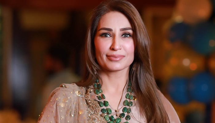 সহকর্মীকে চড় মেরে দীর্ঘদিন পর অনুতপ্ত রিমা খান