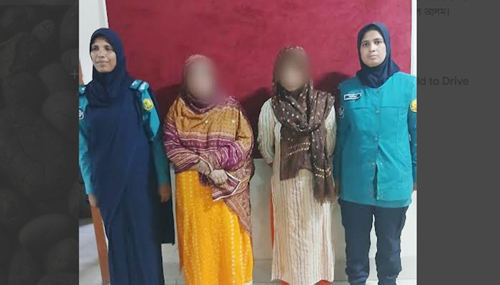 মাজারের ইবাদতখানা থেকে গ্রে প্তা র পপি