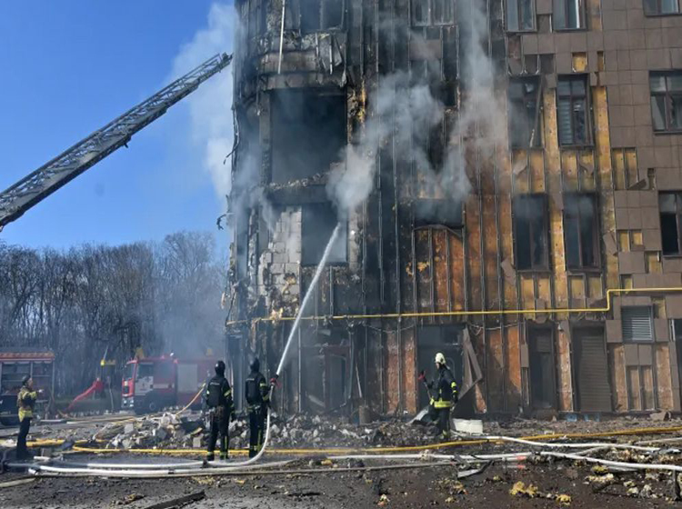 ইউক্রেনে রাশিয়ার ভয়াবহ হামলায় নিহত ১৫