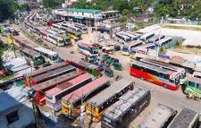 বাসভাড়া না বাড়াতে মালিক সমিতির কঠোর নির্দেশ