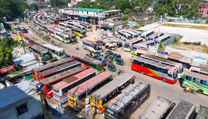 বাসভাড়া না বাড়াতে মালিক সমিতির কঠোর নির্দেশ