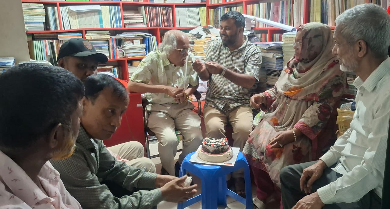 ’বুনন’ পালন করলো কবি হোসেন দেলোয়ার  জন্মদিন