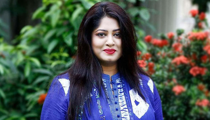 বিদেশে নায়িকা মৌসুমীর ‘কন্ট্র্যাক্ট ম্যারেজ’