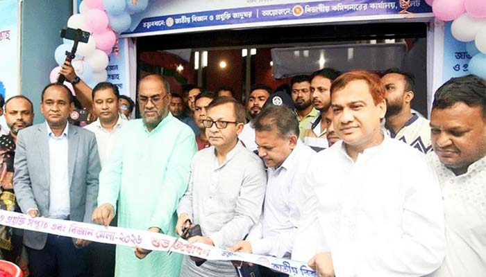 চামড়া শিল্পকে বিলিয়ন ডলারের রপ্তানি খাত হিসেবে গড়ে তোলা হবে: বাণিজ্যমন্ত্রী