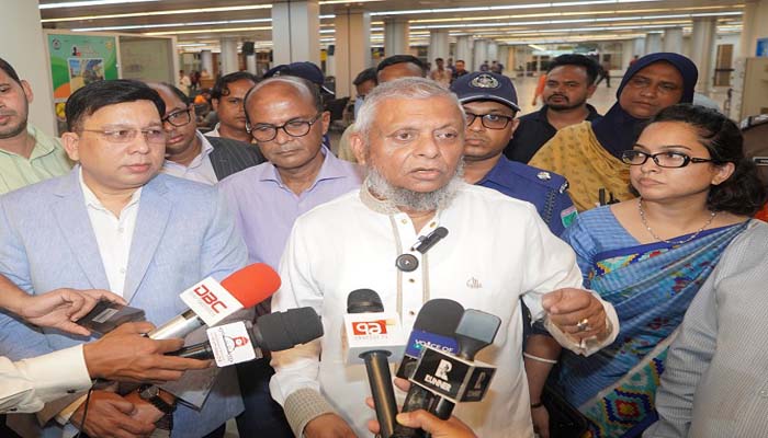 সারওয়ার ‘চোখ খুলে দিয়েছেন’, মাজারের স্বচ্ছতা ‘নিশ্চিত করবো’: আরিফুল হক