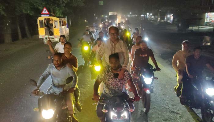 নগরীতে ইমদাদ চৌধুরীর নেতৃত্বে মোটরসাইকেল মহড়া