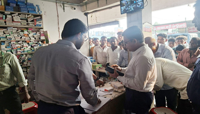 জ রি মা না দিল সিলেটের দুই ফার্মেসি