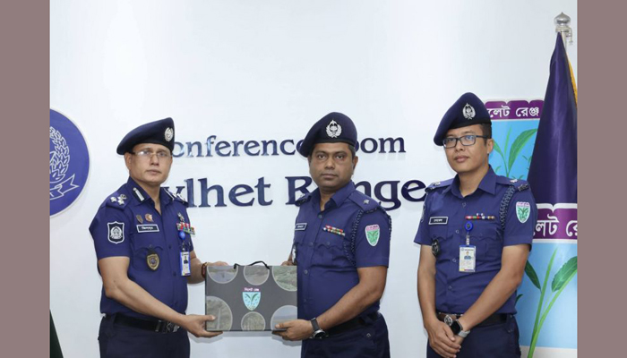 সিলেট বিভাগের শ্রেষ্ঠ ওসি বড়লেখা থানার মনিরুজ্জামান খান