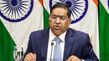উপদেষ্টা ডা. জাহেদের ফিরে আসা নিয়ে যা বলল ভারত