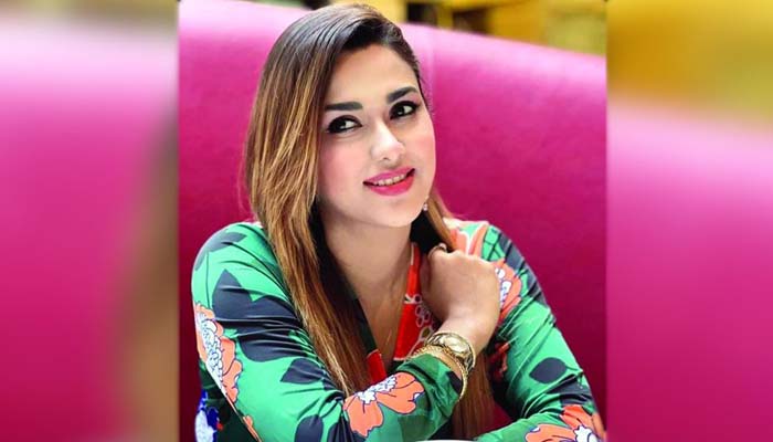 মুখ খুললেন নায়িকা ববি