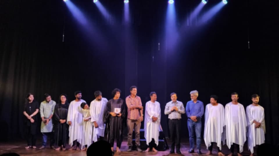ঢাকার দর্শকদের উচ্ছ্বসিত প্রশংসায় সিক্ত নাট্যায়ন সিলেটের ‘মহাকালের অন্তর্যাত্রা’