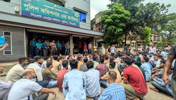 সিলেটে ছাত্রলীগ রুখতে কমিশনার অফিসে ছাত্রদল