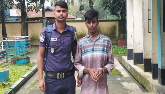 হাঁস খুঁজতে গিয়ে ধ র্ষ ণে র শি*কা*র স্কুলছাত্রী, ভিডিও ধারণ