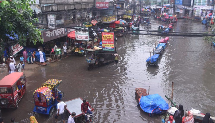 থামছে না বৃষ্টি