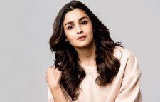 কোন ৫ জিনিস ছাড়া বাড়ি থেকে বের হন না আলিয়া ভাট
